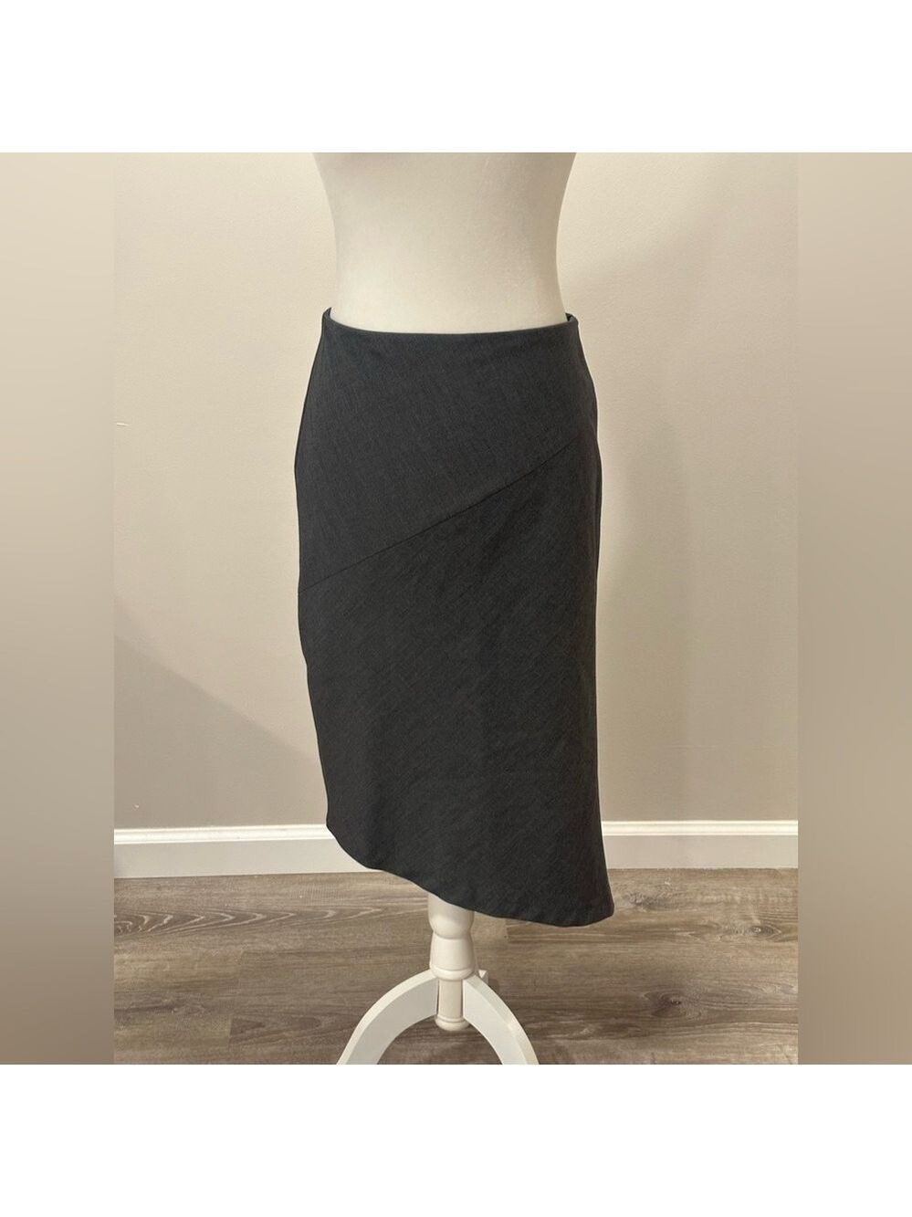 Zara Basic Women’s Gray Skirt Size 4